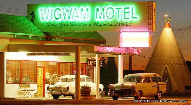 Wigwam Motel Neon, Arizona