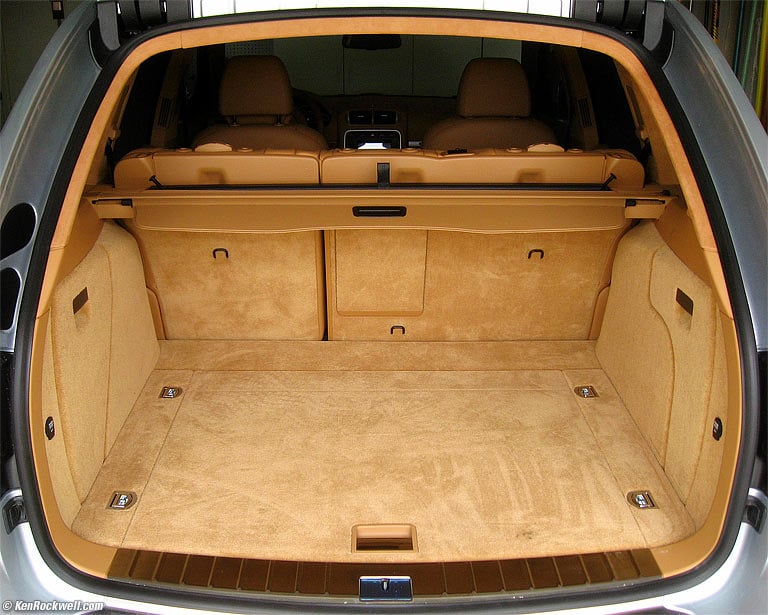 2025 Porsche Cayenne Cargo Space