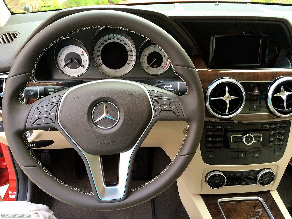 2015 Mercedes GLK350 dashboard