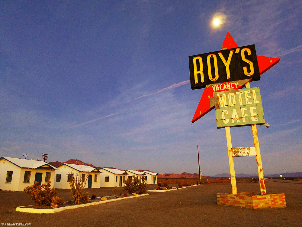 Roy's Route 66, Amboy CA