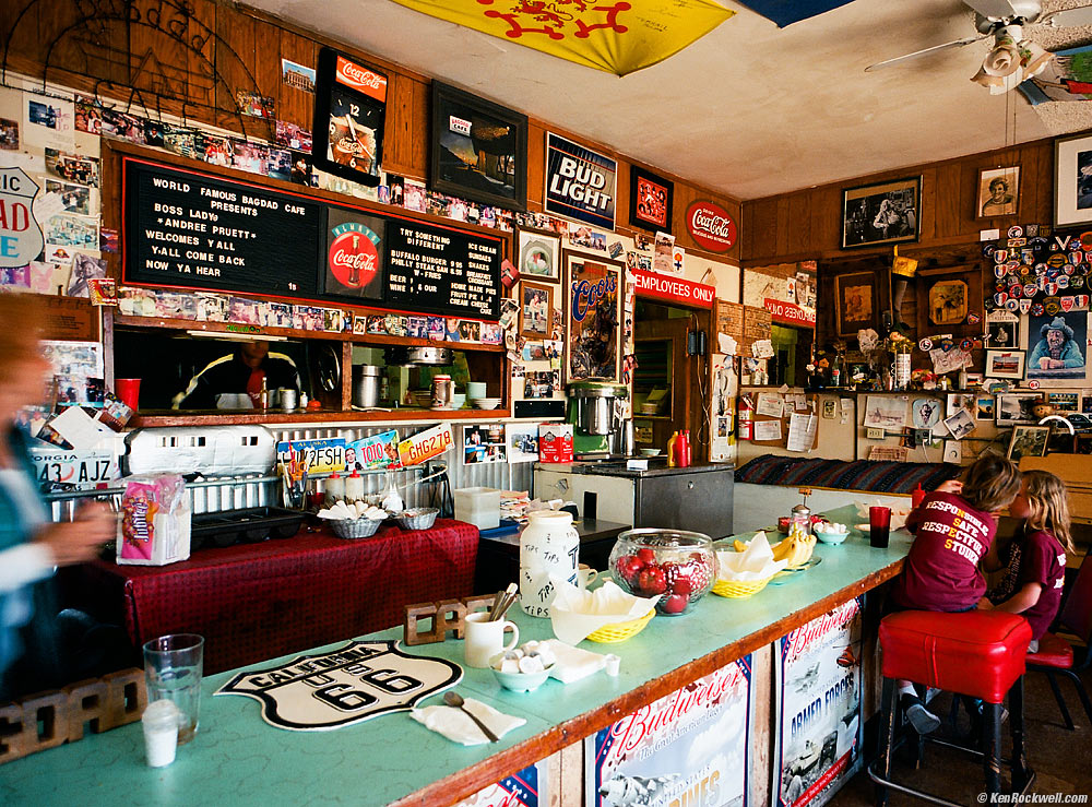 Bagdad Cafe interior