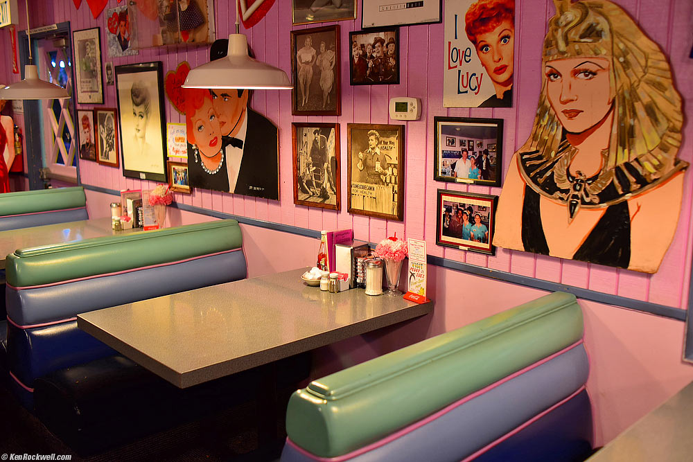 Booths at Peggy Sue's Restaurant, Yermo