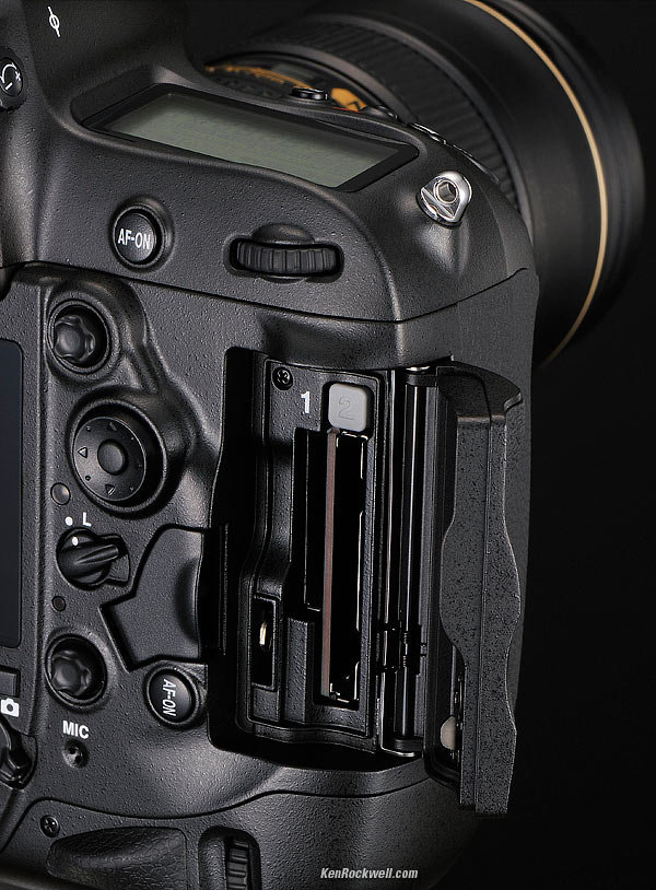 Nikon D4 card slots