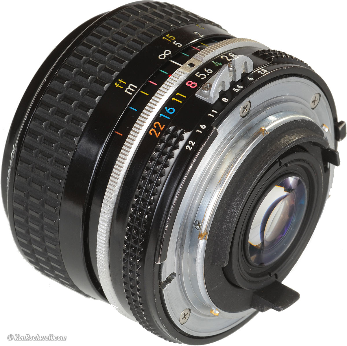 ニコン Ai Nikkor 28mm F2.8S 最短撮影距離 20cm フィルムカメラ